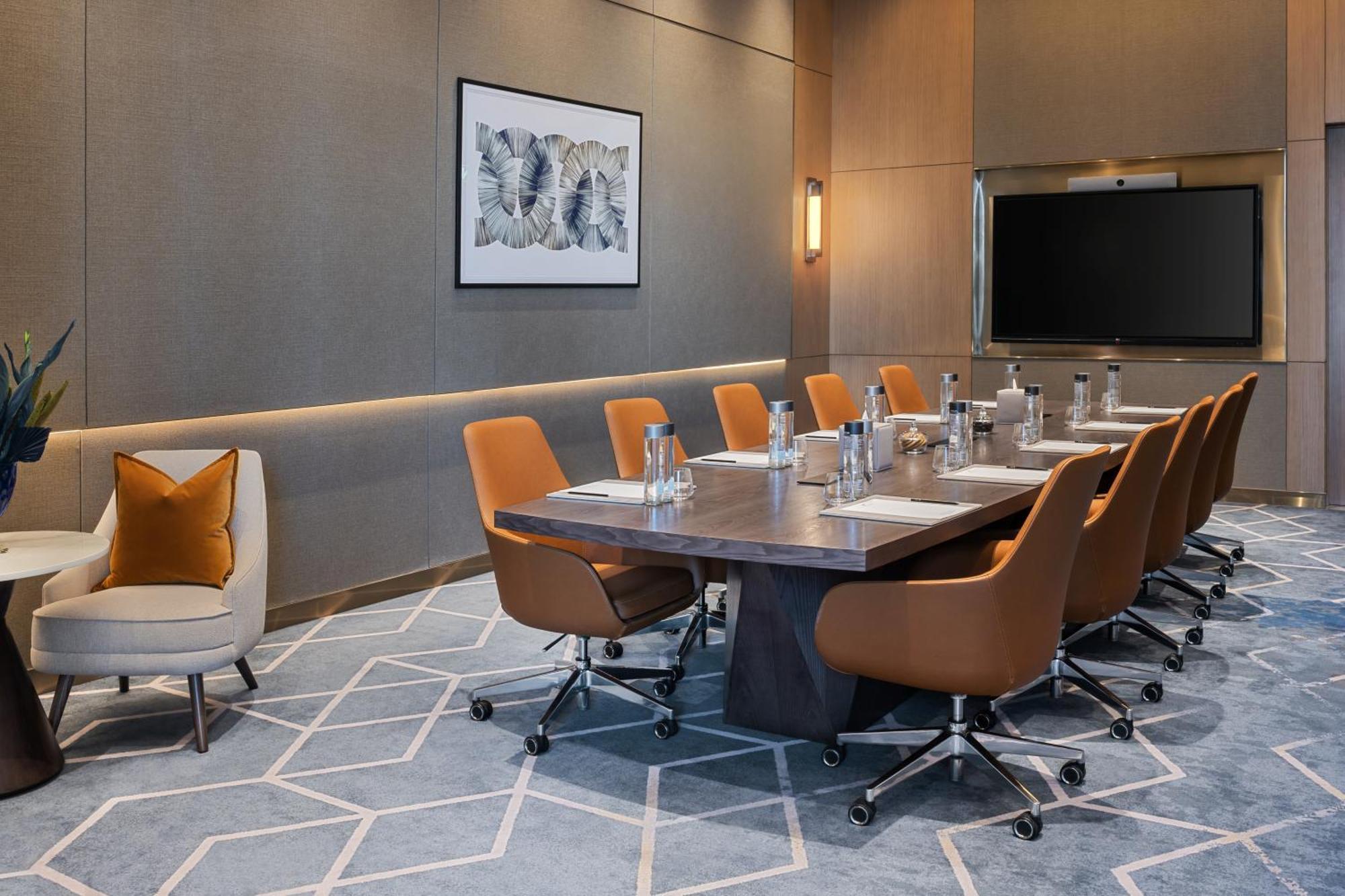 Hotel Address Creek Harbour Dubái Exterior foto Meeting room at the Conrad London St. George Wharf